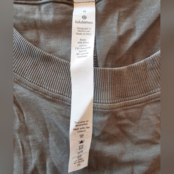 Lululemon crop tank, size 8 - Picture 4 of 6